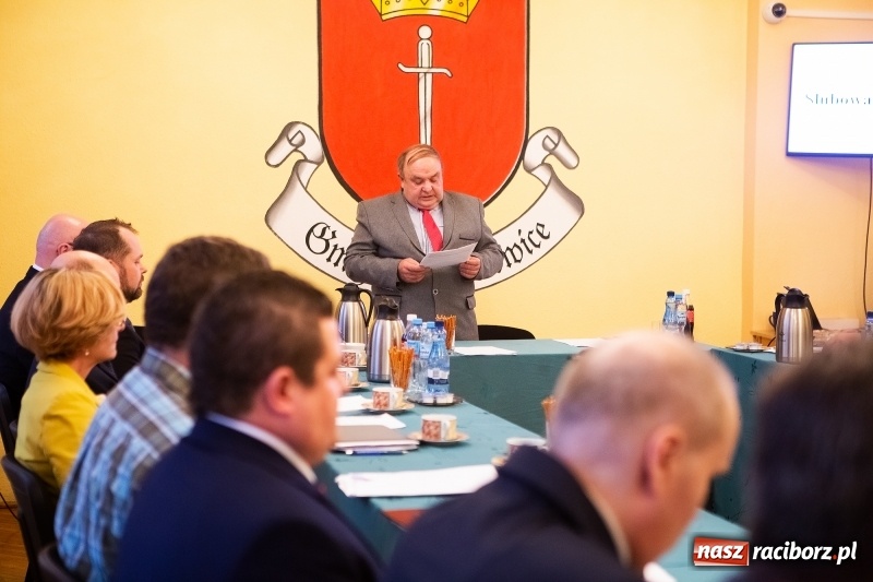Zdjęcie w galerii na portalu naszraciborz.pl: Nowa Rada Miejska Krzanowic już pracuje wiadomości z regionu
