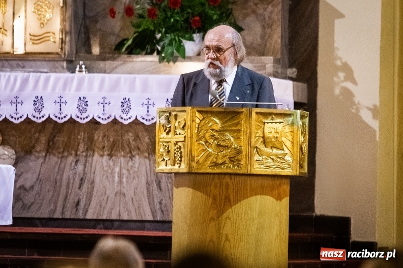 Zdjęcie w galerii na portalu naszraciborz.pl: 100 lat Niepodległości. Wręczono kolejne medale ks. Stefana Pieczki wiadomości z regionu