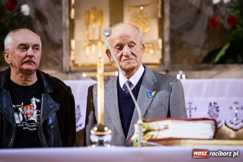 Zdjęcie w galerii na portalu naszraciborz.pl: 100 lat Niepodległości. Wręczono kolejne medale ks. Stefana Pieczki wiadomości z regionu