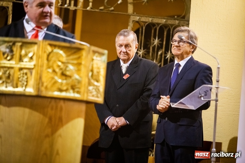 Zdjęcie w galerii na portalu naszraciborz.pl: 100 lat Niepodległości. Wręczono kolejne medale ks. Stefana Pieczki wiadomości z regionu