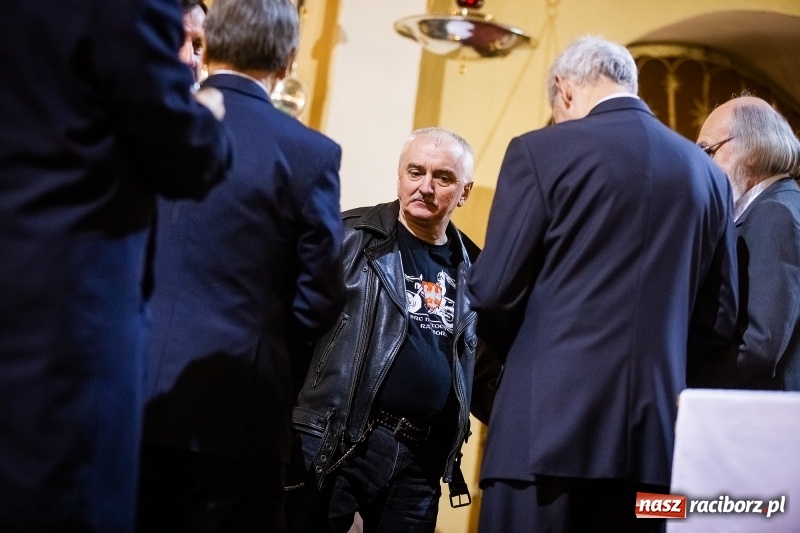 Zdjęcie w galerii na portalu naszraciborz.pl: 100 lat Niepodległości. Wręczono kolejne medale ks. Stefana Pieczki wiadomości z regionu