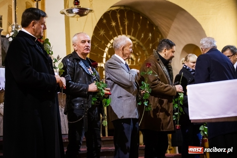 Zdjęcie w galerii na portalu naszraciborz.pl: 100 lat Niepodległości. Wręczono kolejne medale ks. Stefana Pieczki wiadomości z regionu