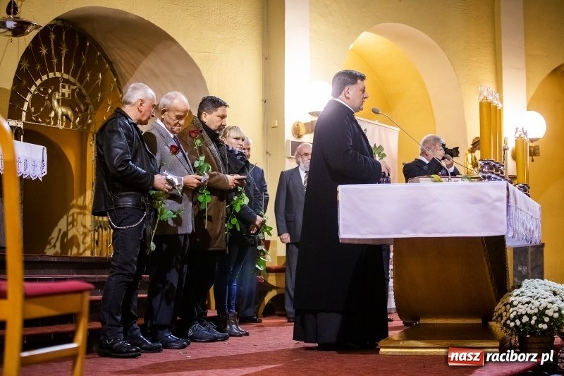 Zdjęcie w galerii na portalu naszraciborz.pl: 100 lat Niepodległości. Wręczono kolejne medale ks. Stefana Pieczki wiadomości z regionu