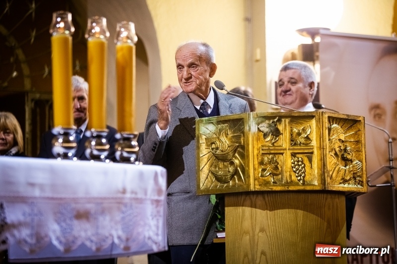 Zdjęcie w galerii na portalu naszraciborz.pl: 100 lat Niepodległości. Wręczono kolejne medale ks. Stefana Pieczki wiadomości z regionu