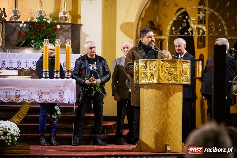 Zdjęcie w galerii na portalu naszraciborz.pl: 100 lat Niepodległości. Wręczono kolejne medale ks. Stefana Pieczki wiadomości z regionu