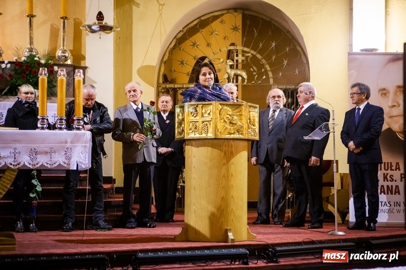 Zdjęcie w galerii na portalu naszraciborz.pl: 100 lat Niepodległości. Wręczono kolejne medale ks. Stefana Pieczki wiadomości z regionu