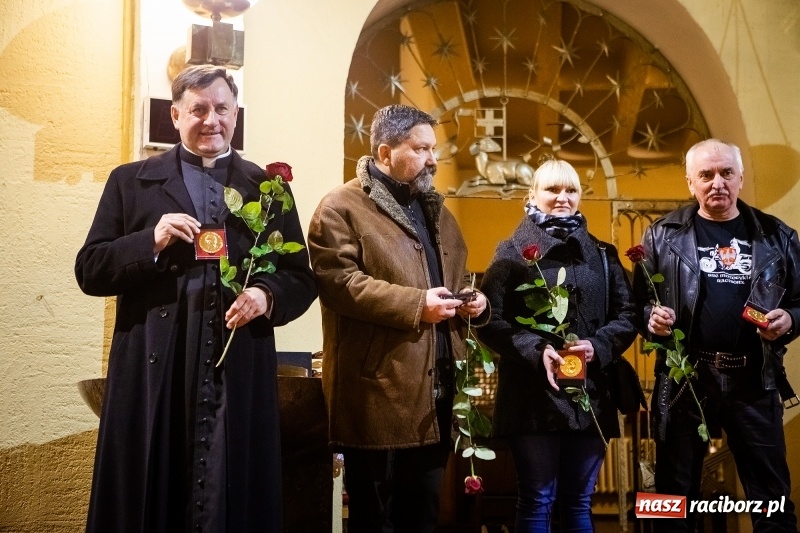 Zdjęcie w galerii na portalu naszraciborz.pl: 100 lat Niepodległości. Wręczono kolejne medale ks. Stefana Pieczki wiadomości z regionu