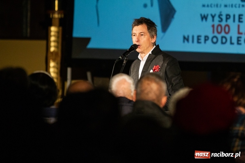 Zdjęcie w galerii na portalu naszraciborz.pl: 100 lat Niepodległości. Wręczono kolejne medale ks. Stefana Pieczki wiadomości z regionu