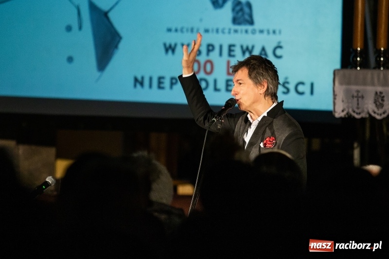 Zdjęcie w galerii na portalu naszraciborz.pl: 100 lat Niepodległości. Wręczono kolejne medale ks. Stefana Pieczki wiadomości z regionu