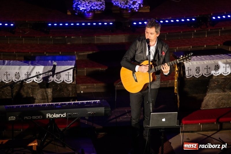 Zdjęcie w galerii na portalu naszraciborz.pl: 100 lat Niepodległości. Wręczono kolejne medale ks. Stefana Pieczki wiadomości z regionu