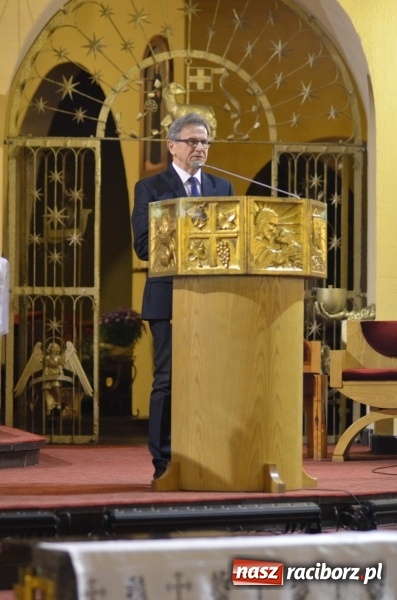 Zdjęcie w galerii na portalu naszraciborz.pl: 100 lat Niepodległości. Wręczono kolejne medale ks. Stefana Pieczki wiadomości z regionu