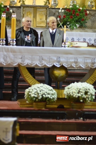 Zdjęcie w galerii na portalu naszraciborz.pl: 100 lat Niepodległości. Wręczono kolejne medale ks. Stefana Pieczki wiadomości z regionu
