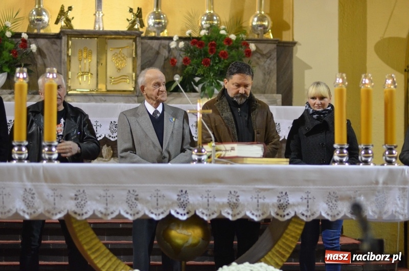 Zdjęcie w galerii na portalu naszraciborz.pl: 100 lat Niepodległości. Wręczono kolejne medale ks. Stefana Pieczki wiadomości z regionu