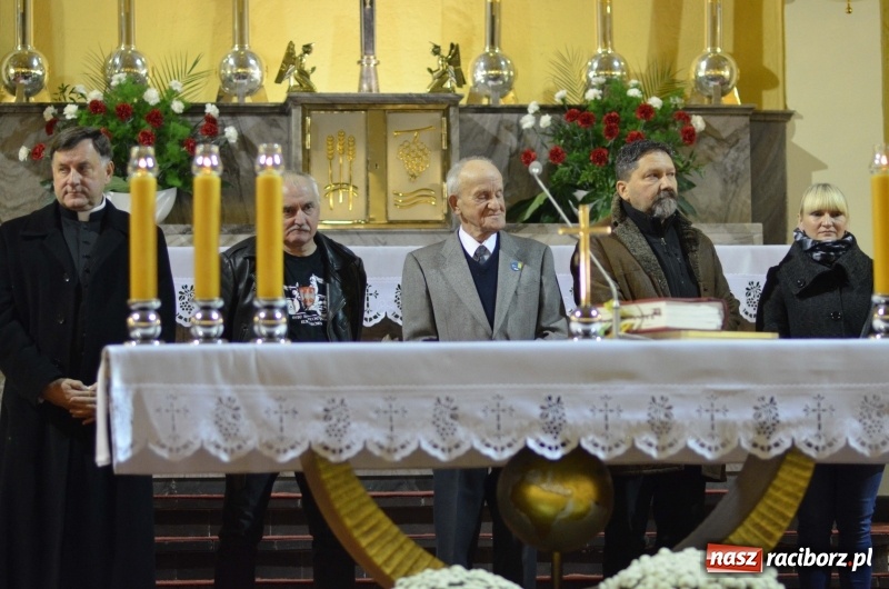 Zdjęcie w galerii na portalu naszraciborz.pl: 100 lat Niepodległości. Wręczono kolejne medale ks. Stefana Pieczki wiadomości z regionu
