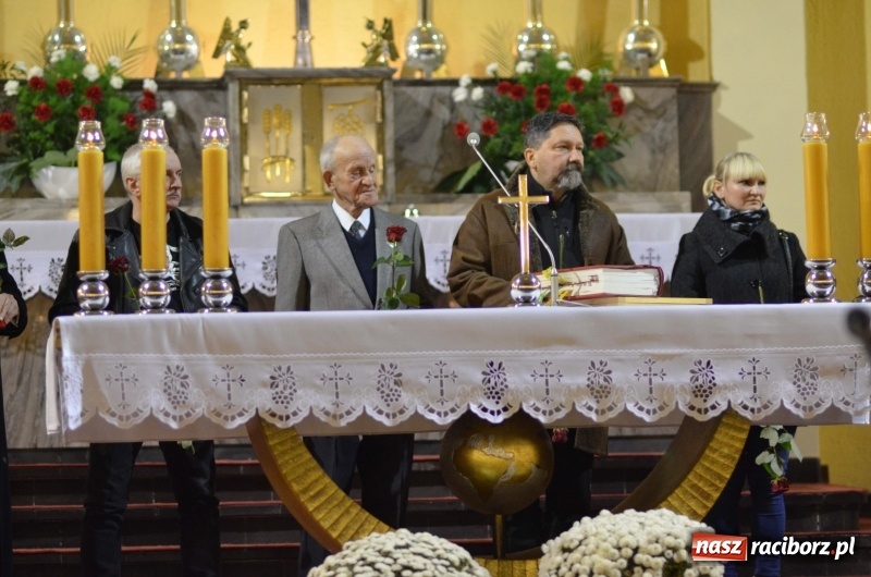 Zdjęcie w galerii na portalu naszraciborz.pl: 100 lat Niepodległości. Wręczono kolejne medale ks. Stefana Pieczki wiadomości z regionu