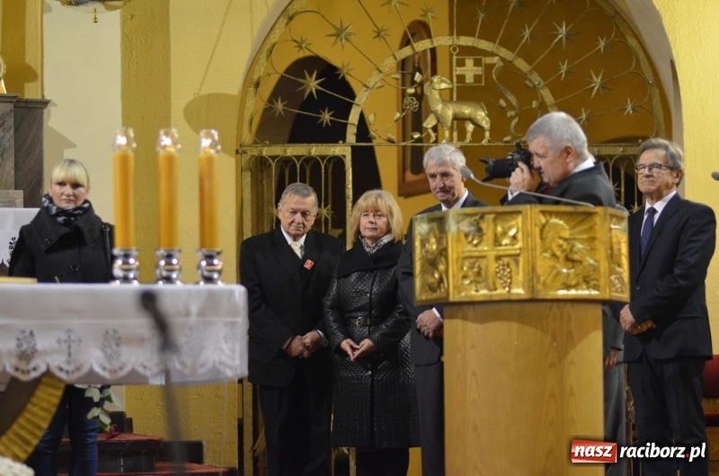 Zdjęcie w galerii na portalu naszraciborz.pl: 100 lat Niepodległości. Wręczono kolejne medale ks. Stefana Pieczki wiadomości z regionu
