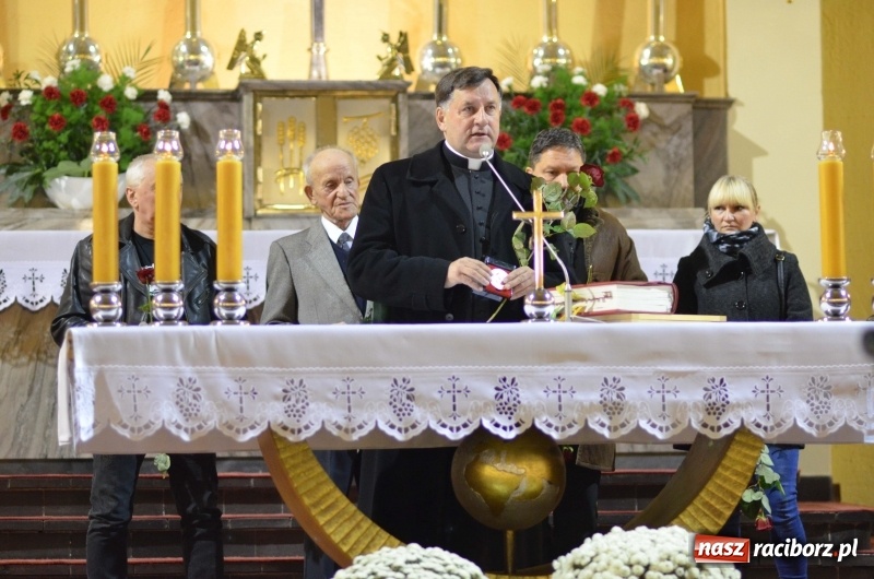 Zdjęcie w galerii na portalu naszraciborz.pl: 100 lat Niepodległości. Wręczono kolejne medale ks. Stefana Pieczki wiadomości z regionu