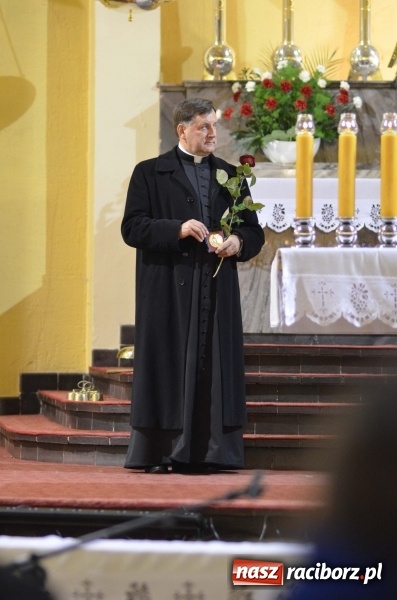 Zdjęcie w galerii na portalu naszraciborz.pl: 100 lat Niepodległości. Wręczono kolejne medale ks. Stefana Pieczki wiadomości z regionu