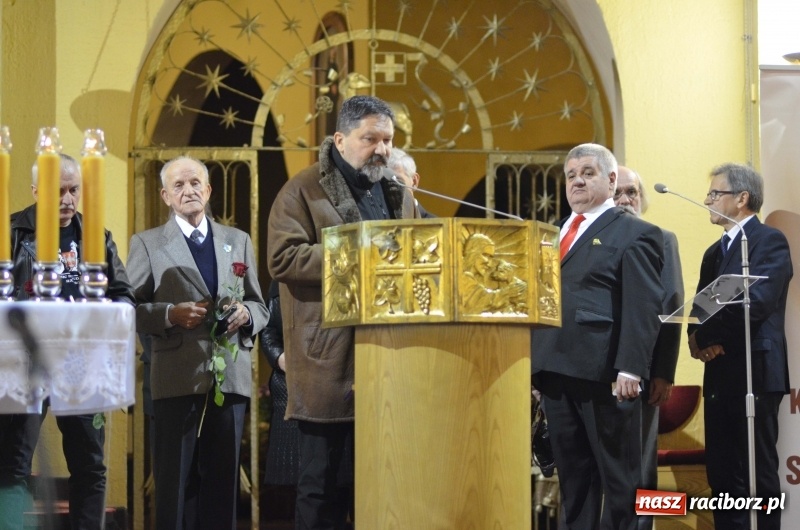 Zdjęcie w galerii na portalu naszraciborz.pl: 100 lat Niepodległości. Wręczono kolejne medale ks. Stefana Pieczki wiadomości z regionu