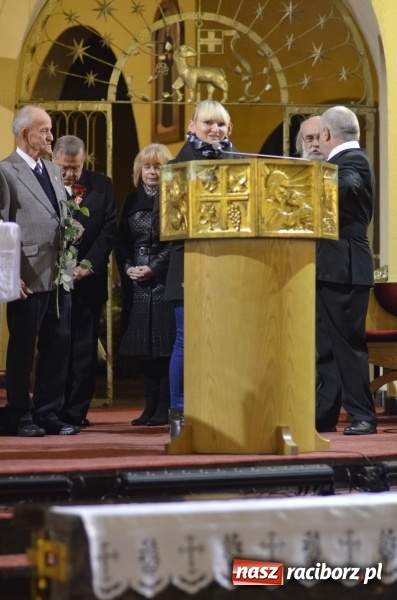 Zdjęcie w galerii na portalu naszraciborz.pl: 100 lat Niepodległości. Wręczono kolejne medale ks. Stefana Pieczki wiadomości z regionu