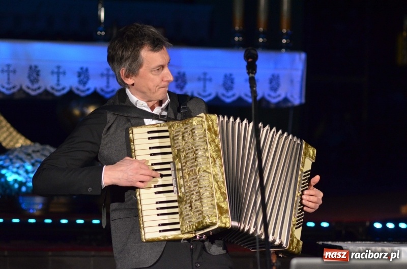 Zdjęcie w galerii na portalu naszraciborz.pl: 100 lat Niepodległości. Wręczono kolejne medale ks. Stefana Pieczki wiadomości z regionu