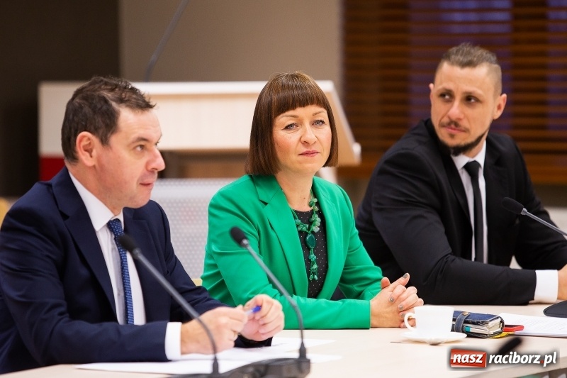 Zdjęcie w galerii na portalu naszraciborz.pl: Adam Wajda przewodniczącym Rady Powiatu Raciborskiego. Wybrano również wiceprzewodniczących wiadomości z regionu