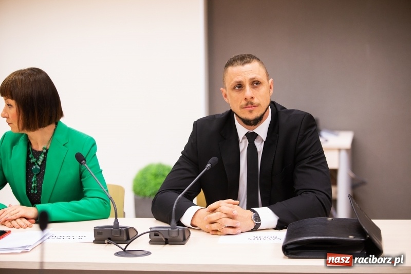 Zdjęcie w galerii na portalu naszraciborz.pl: Adam Wajda przewodniczącym Rady Powiatu Raciborskiego. Wybrano również wiceprzewodniczących wiadomości z regionu