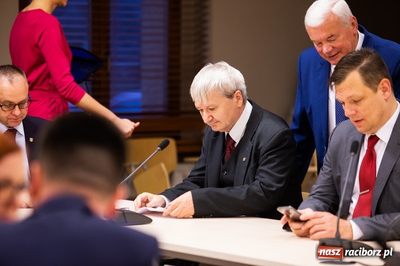 Zdjęcie w galerii na portalu naszraciborz.pl: Adam Wajda przewodniczącym Rady Powiatu Raciborskiego. Wybrano również wiceprzewodniczących wiadomości z regionu