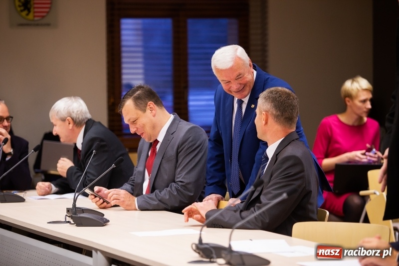 Zdjęcie w galerii na portalu naszraciborz.pl: Adam Wajda przewodniczącym Rady Powiatu Raciborskiego. Wybrano również wiceprzewodniczących wiadomości z regionu