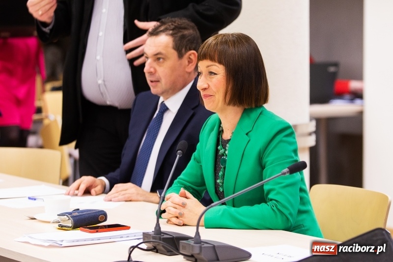 Zdjęcie w galerii na portalu naszraciborz.pl: Adam Wajda przewodniczącym Rady Powiatu Raciborskiego. Wybrano również wiceprzewodniczących wiadomości z regionu