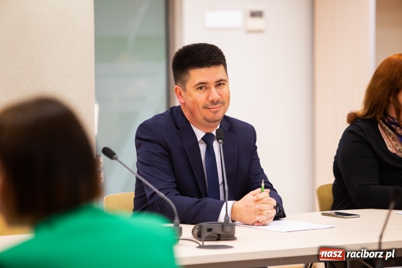 Zdjęcie w galerii na portalu naszraciborz.pl: Adam Wajda przewodniczącym Rady Powiatu Raciborskiego. Wybrano również wiceprzewodniczących wiadomości z regionu