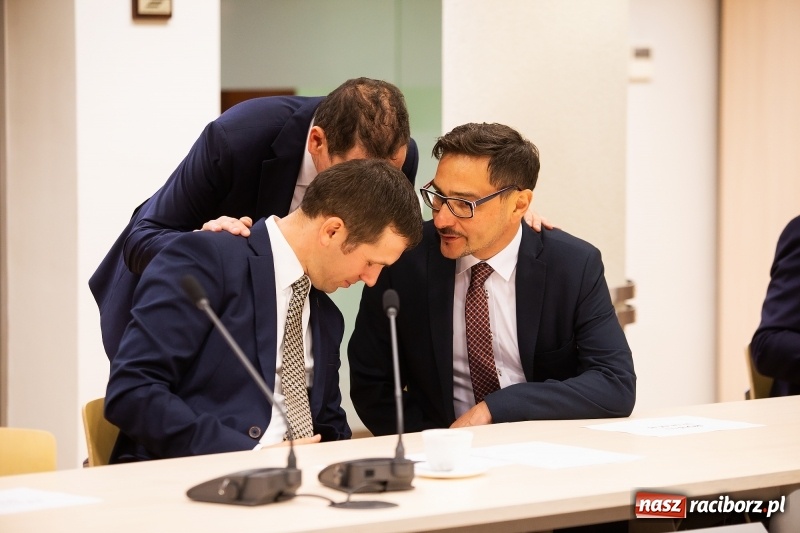 Zdjęcie w galerii na portalu naszraciborz.pl: Adam Wajda przewodniczącym Rady Powiatu Raciborskiego. Wybrano również wiceprzewodniczących wiadomości z regionu