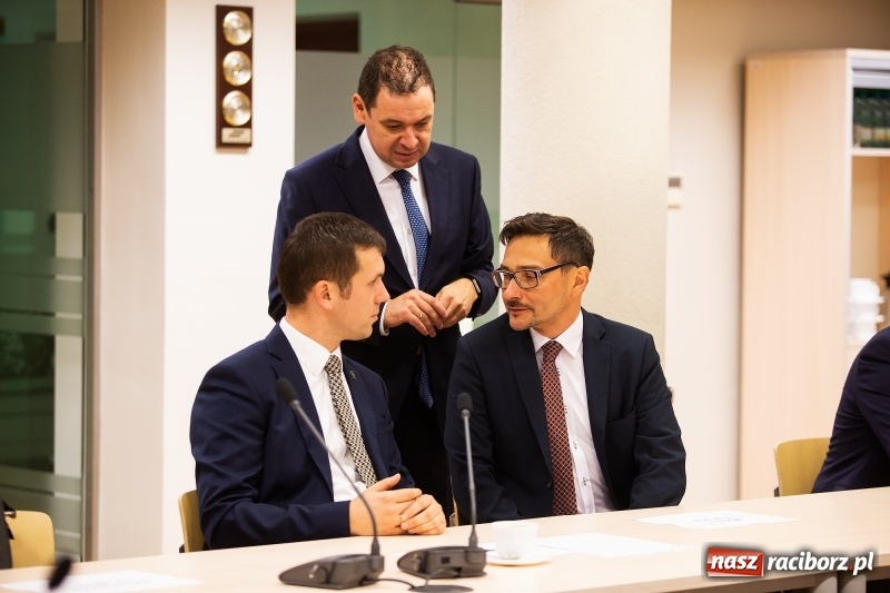 Zdjęcie w galerii na portalu naszraciborz.pl: Adam Wajda przewodniczącym Rady Powiatu Raciborskiego. Wybrano również wiceprzewodniczących wiadomości z regionu