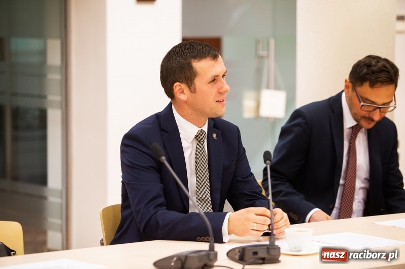 Zdjęcie w galerii na portalu naszraciborz.pl: Adam Wajda przewodniczącym Rady Powiatu Raciborskiego. Wybrano również wiceprzewodniczących wiadomości z regionu