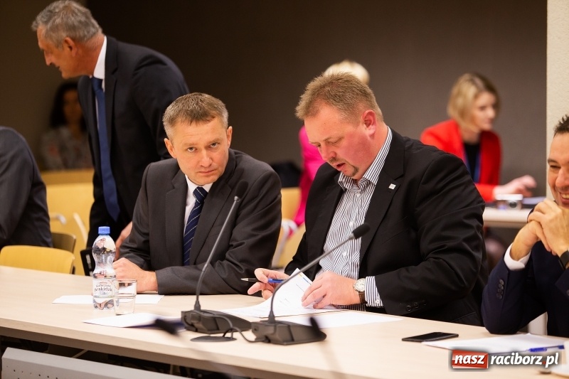 Zdjęcie w galerii na portalu naszraciborz.pl: Adam Wajda przewodniczącym Rady Powiatu Raciborskiego. Wybrano również wiceprzewodniczących wiadomości z regionu