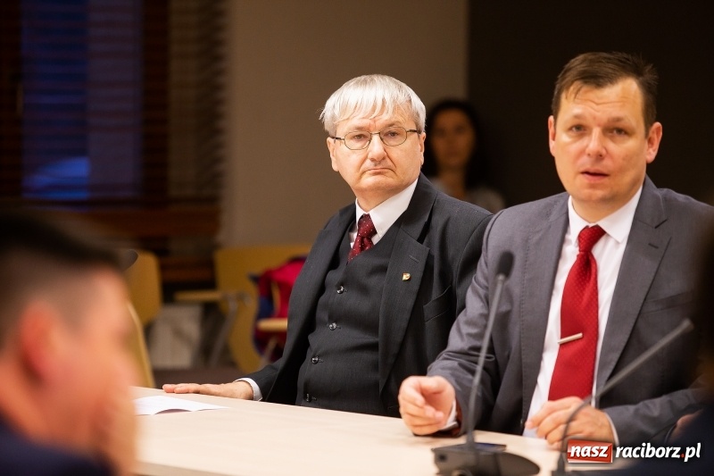 Zdjęcie w galerii na portalu naszraciborz.pl: Adam Wajda przewodniczącym Rady Powiatu Raciborskiego. Wybrano również wiceprzewodniczących wiadomości z regionu