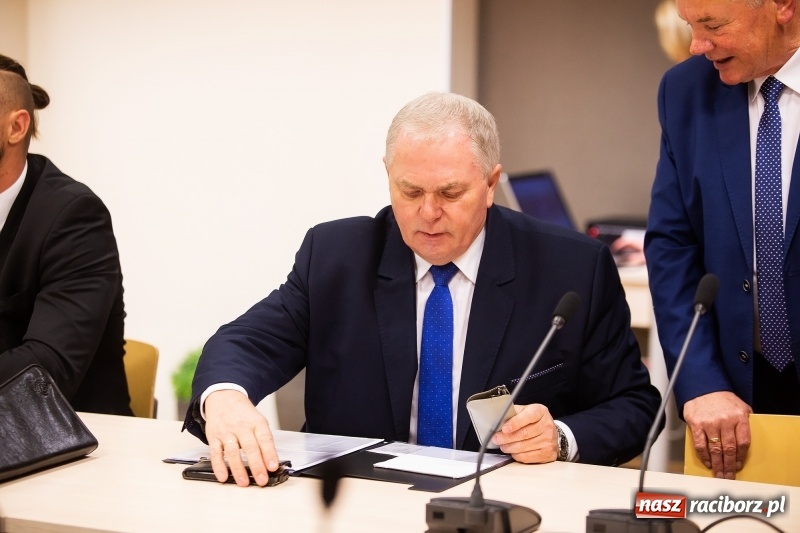 Zdjęcie w galerii na portalu naszraciborz.pl: Adam Wajda przewodniczącym Rady Powiatu Raciborskiego. Wybrano również wiceprzewodniczących wiadomości z regionu