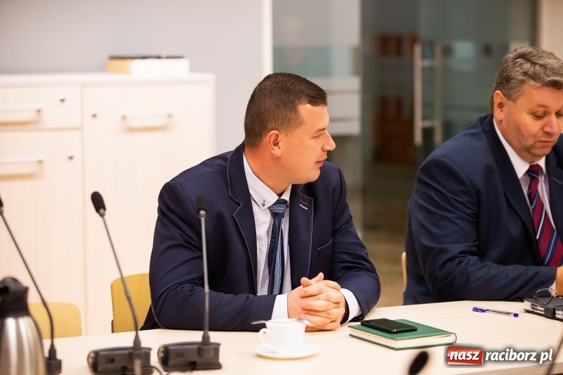 Zdjęcie w galerii na portalu naszraciborz.pl: Adam Wajda przewodniczącym Rady Powiatu Raciborskiego. Wybrano również wiceprzewodniczących wiadomości z regionu