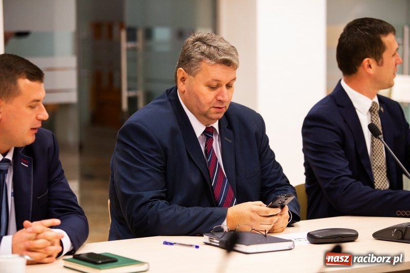 Zdjęcie w galerii na portalu naszraciborz.pl: Adam Wajda przewodniczącym Rady Powiatu Raciborskiego. Wybrano również wiceprzewodniczących wiadomości z regionu