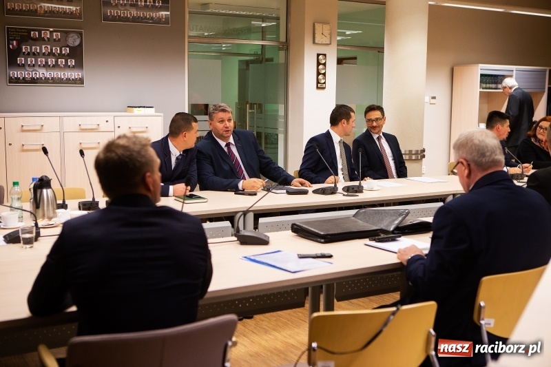 Zdjęcie w galerii na portalu naszraciborz.pl: Adam Wajda przewodniczącym Rady Powiatu Raciborskiego. Wybrano również wiceprzewodniczących wiadomości z regionu