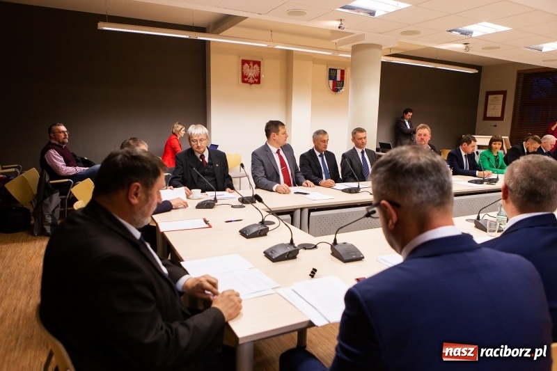 Zdjęcie w galerii na portalu naszraciborz.pl: Adam Wajda przewodniczącym Rady Powiatu Raciborskiego. Wybrano również wiceprzewodniczących wiadomości z regionu