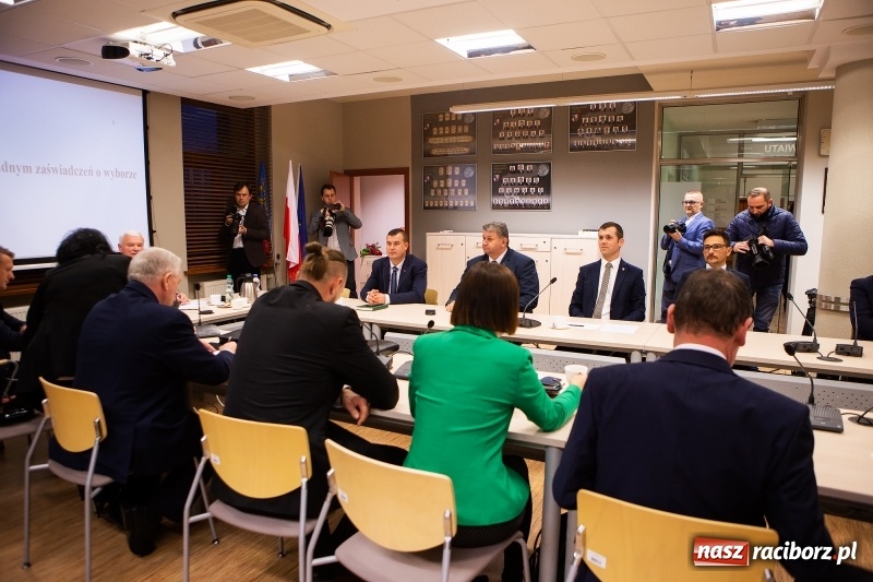 Zdjęcie w galerii na portalu naszraciborz.pl: Adam Wajda przewodniczącym Rady Powiatu Raciborskiego. Wybrano również wiceprzewodniczących wiadomości z regionu