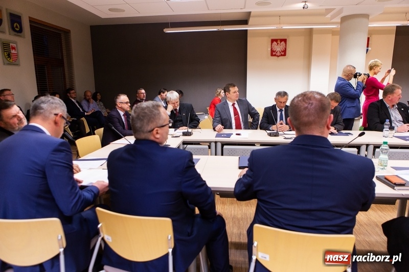 Zdjęcie w galerii na portalu naszraciborz.pl: Adam Wajda przewodniczącym Rady Powiatu Raciborskiego. Wybrano również wiceprzewodniczących wiadomości z regionu