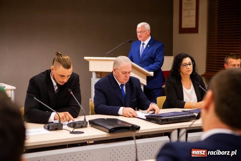 Zdjęcie w galerii na portalu naszraciborz.pl: Adam Wajda przewodniczącym Rady Powiatu Raciborskiego. Wybrano również wiceprzewodniczących wiadomości z regionu