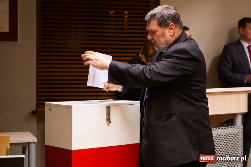 Zdjęcie w galerii na portalu naszraciborz.pl: Adam Wajda przewodniczącym Rady Powiatu Raciborskiego. Wybrano również wiceprzewodniczących wiadomości z regionu