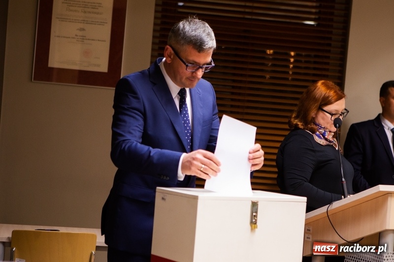 Zdjęcie w galerii na portalu naszraciborz.pl: Adam Wajda przewodniczącym Rady Powiatu Raciborskiego. Wybrano również wiceprzewodniczących wiadomości z regionu