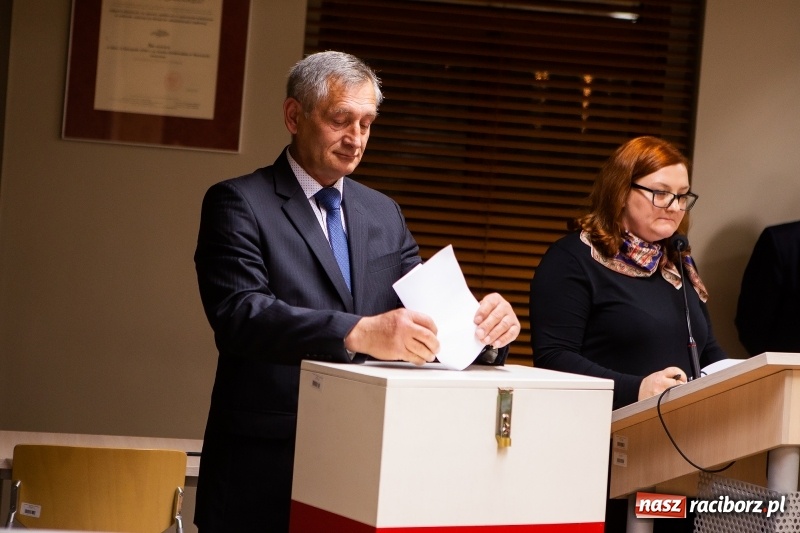 Zdjęcie w galerii na portalu naszraciborz.pl: Adam Wajda przewodniczącym Rady Powiatu Raciborskiego. Wybrano również wiceprzewodniczących wiadomości z regionu