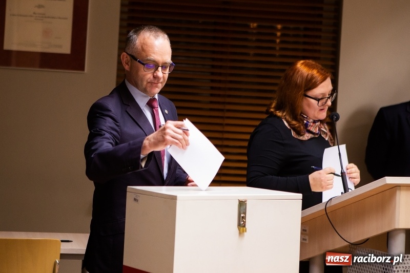 Zdjęcie w galerii na portalu naszraciborz.pl: Adam Wajda przewodniczącym Rady Powiatu Raciborskiego. Wybrano również wiceprzewodniczących wiadomości z regionu