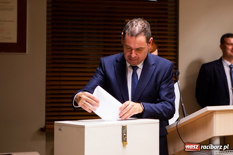 Zdjęcie w galerii na portalu naszraciborz.pl: Adam Wajda przewodniczącym Rady Powiatu Raciborskiego. Wybrano również wiceprzewodniczących wiadomości z regionu