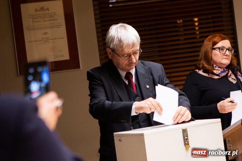 Zdjęcie w galerii na portalu naszraciborz.pl: Adam Wajda przewodniczącym Rady Powiatu Raciborskiego. Wybrano również wiceprzewodniczących wiadomości z regionu
